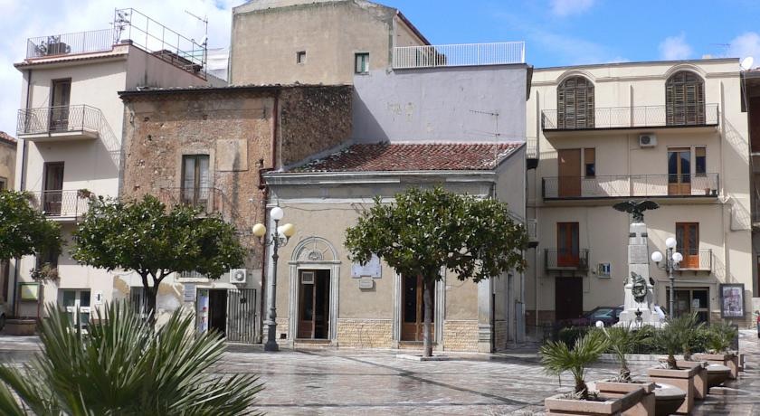 Piazza San Giacomo - Galati Mamertino