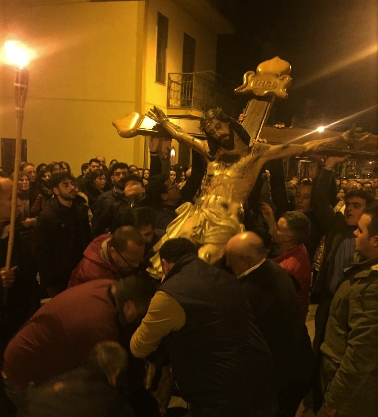 San Fratello, crocifisso in processione per invocare la pioggia Nebrodi News